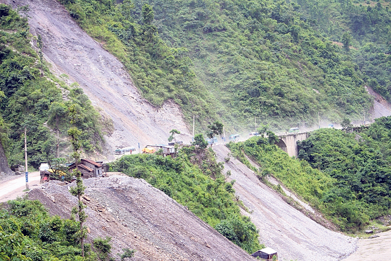 मुग्लिन–नारायणगढ सडकखण्ड एकतर्फी अवरुद्ध