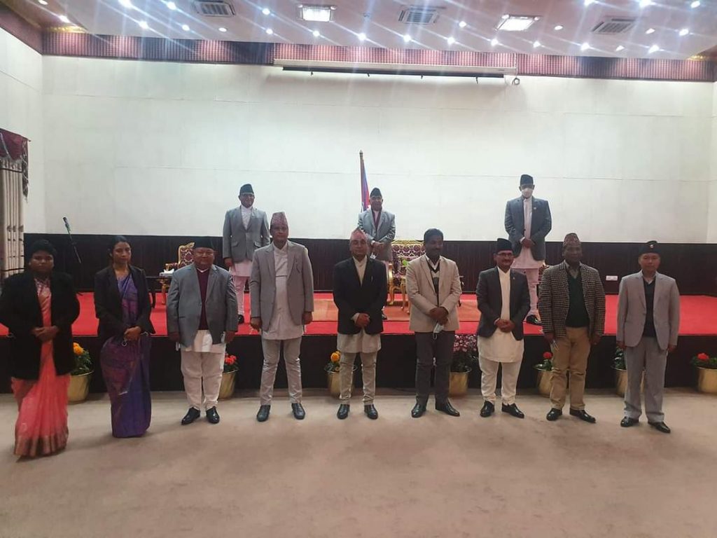 ८ मन्त्री र एक राज्यमन्त्री लिए शपथ