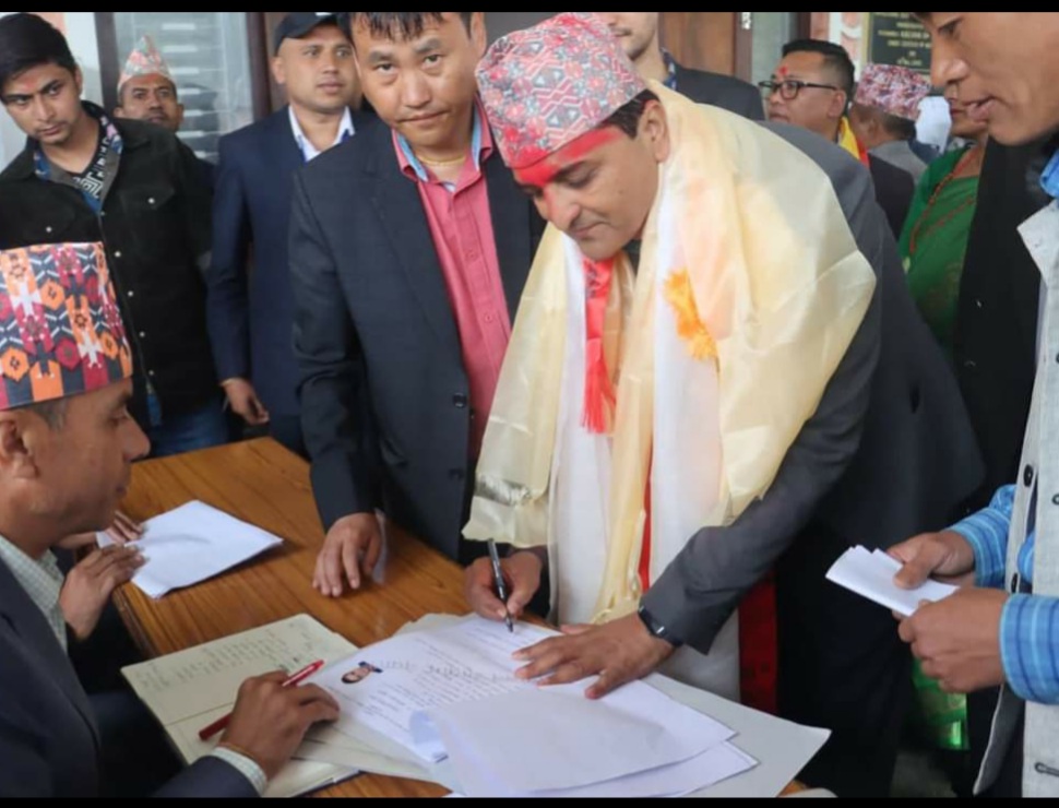योगेश भट्टराईले ताप्लेजुङबाट प्रतिनिधिसभा सदस्यका लागि मनोनयन दर्ता गराए