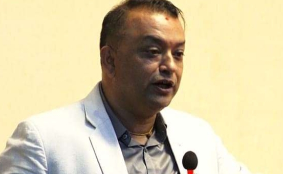 जनता तर्साउन नलागी देश विकासबारे सोच्न प्रधानमन्त्रीलाई गगन थापाको सुझाव