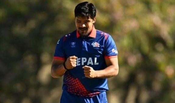 यूएईविरुद्ध करणले दिलाए सुरुवाती सफलता