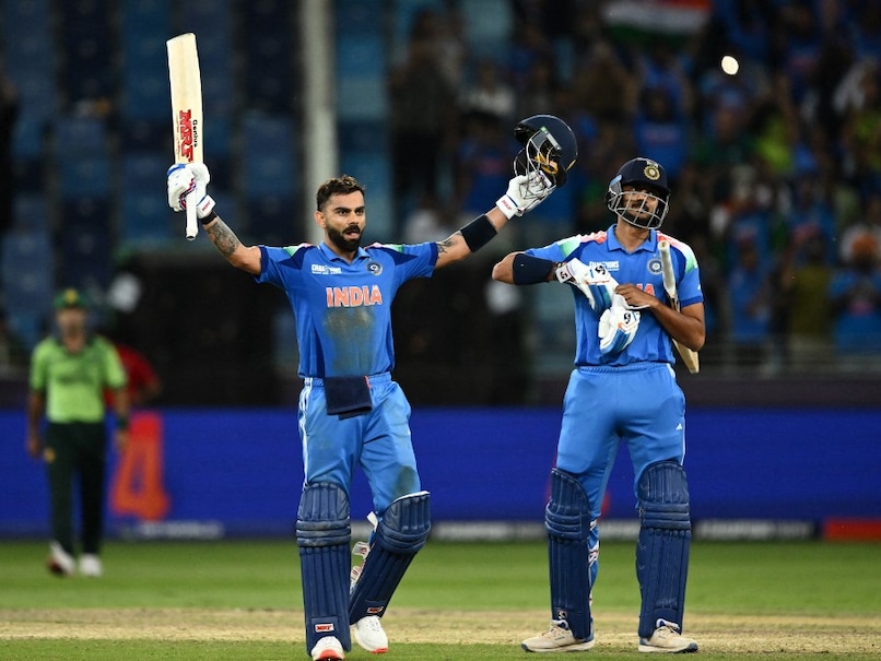 विराट कोहलीको शतकमा पाकिस्तान विरुद्ध भारत विजयी