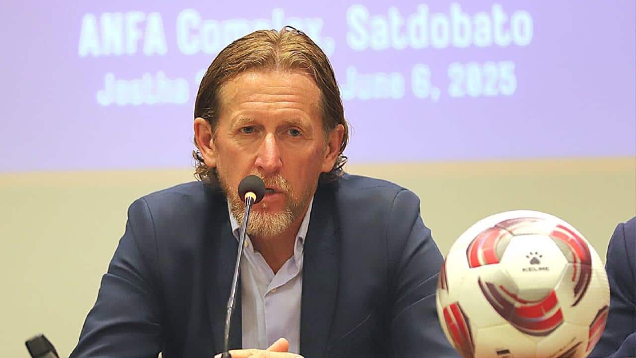 महिला राष्ट्रिय फुटबल टोलीको मुख्य प्रशिक्षक प्याट्रिक डे वाइल्डले दिए राजीनामा