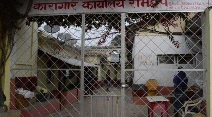 रामेछाप कारागारमा कैदी भाग्न खोज्दा गोली चल्यो: ३ जनाको मृ’त्यु, १४ जना घाइते