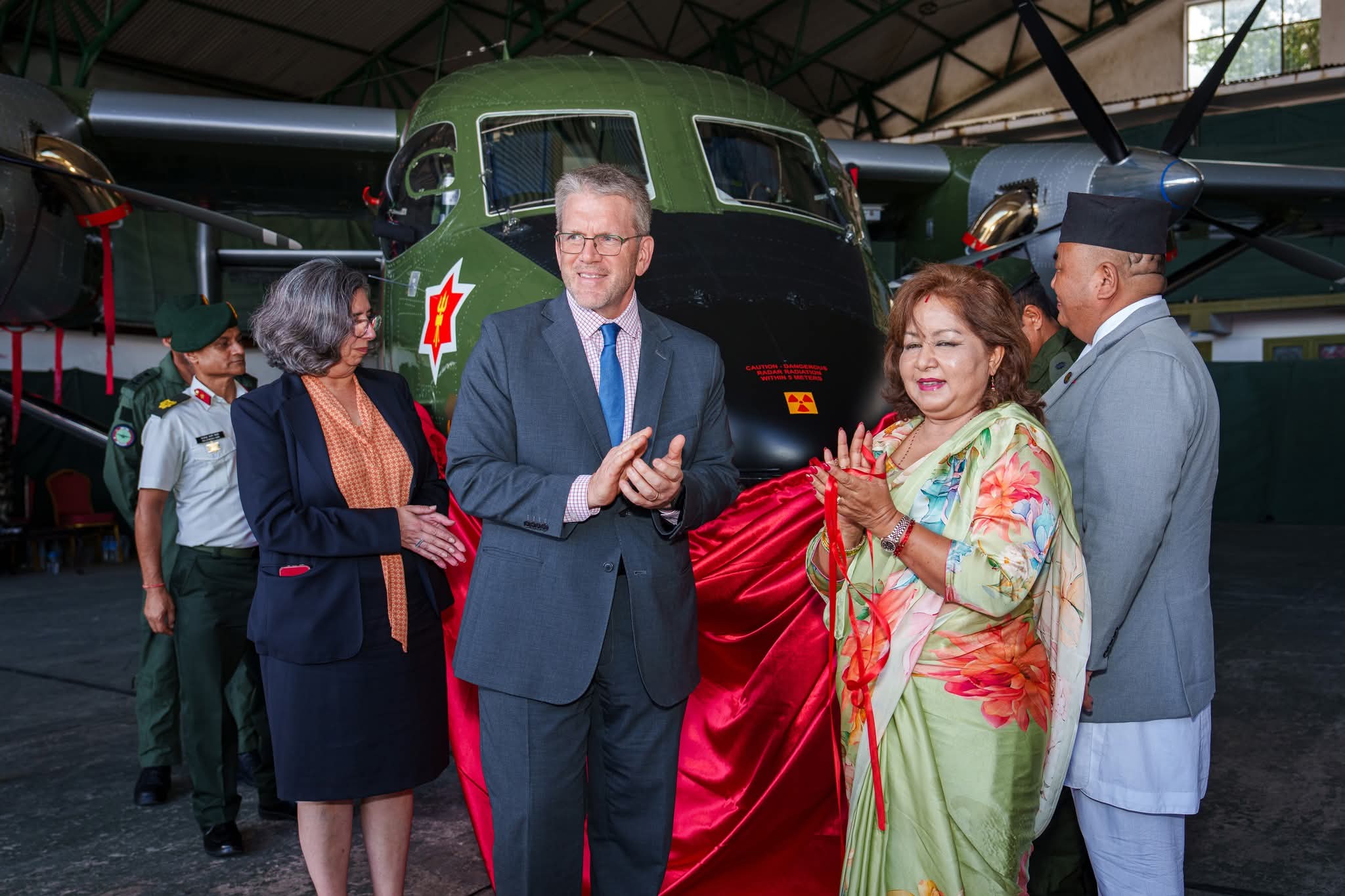 अमेरिकाद्वारा नेपाली सेनालाई दुई वटा स्काइ ट्रक ह​स्तान​त​र​ण