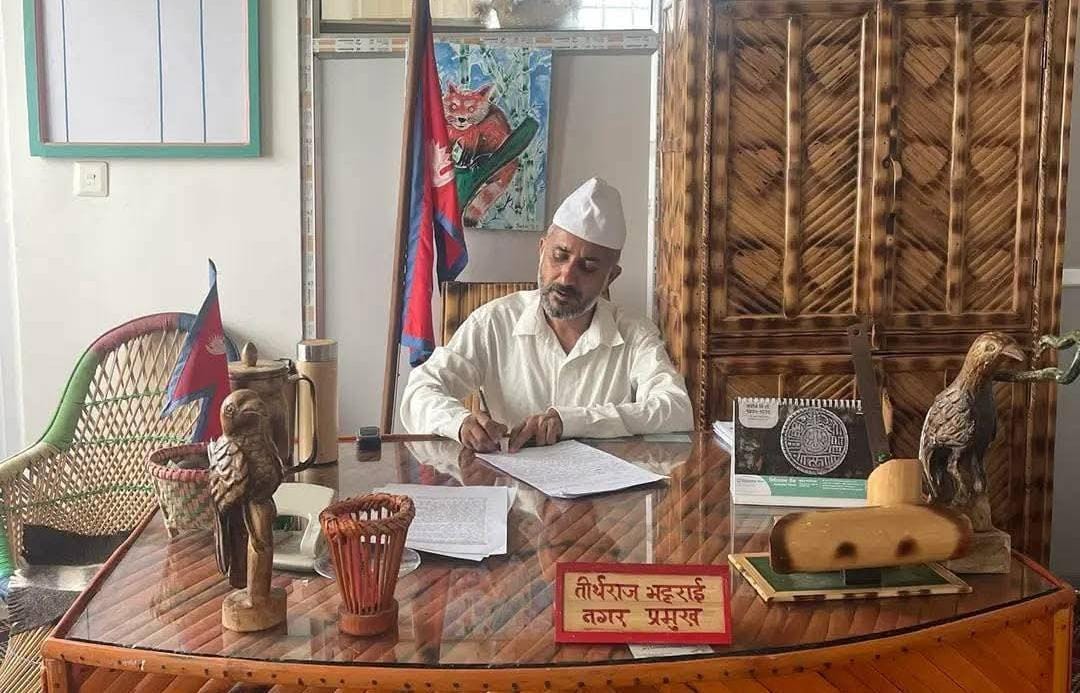 बालेन र हर्कलाई मर्यादामा बस्न मेयर तीर्थ भट्टराईको आग्रह